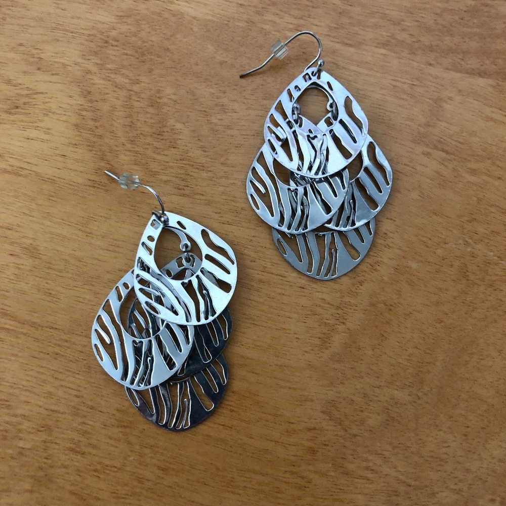 Like NEW - Silver Dangle Earrings - 4 Loops